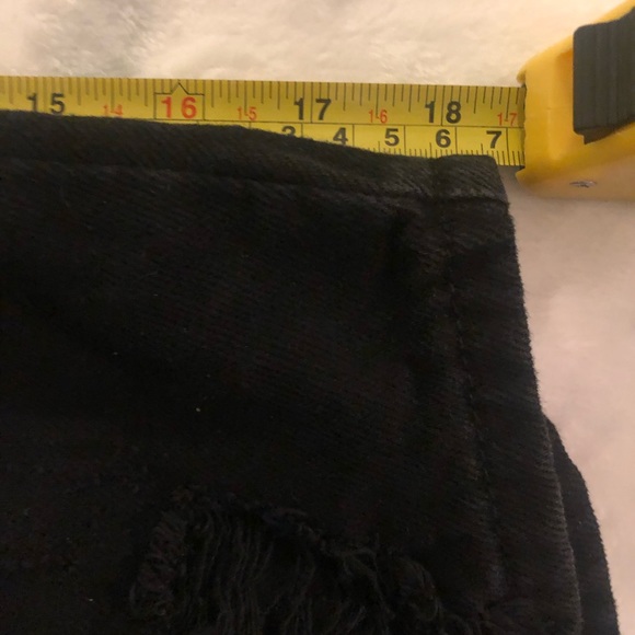 Pacsun: Skinny Black Distressed Shorts. Size:(32) - Picture 11 of 12